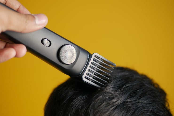 an image of a clipper on hair