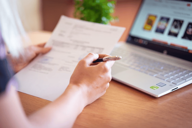 writing notes about marketing